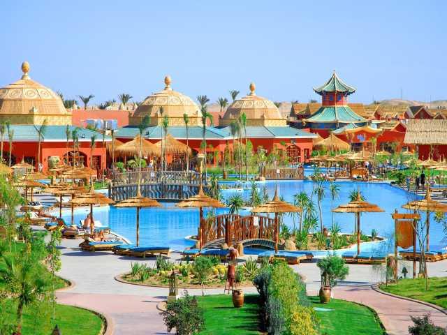 Parque acuático de la selva del hotel de Egipto